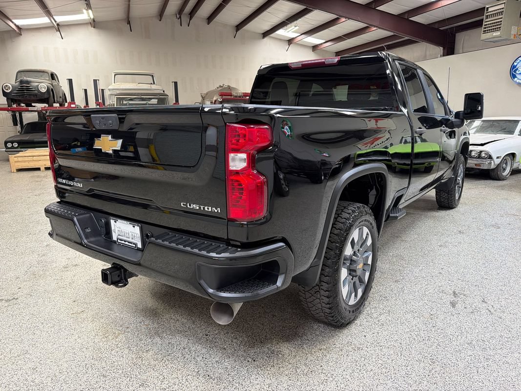 Used 2023 Chevrolet Silverado 2500 Custom w/ Custom Value Package AWD/4WD image 7