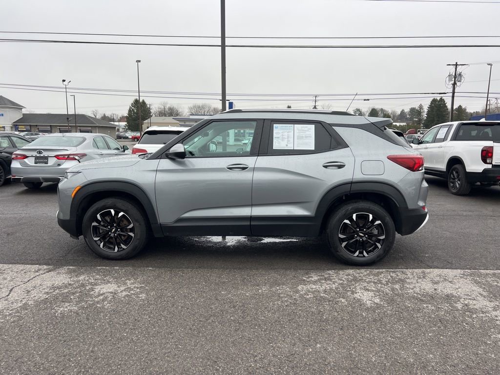 Used 2023 Chevrolet TrailBlazer LT AWD/4WD image 2