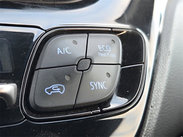 Used 2021 Toyota C-HR LE image 32