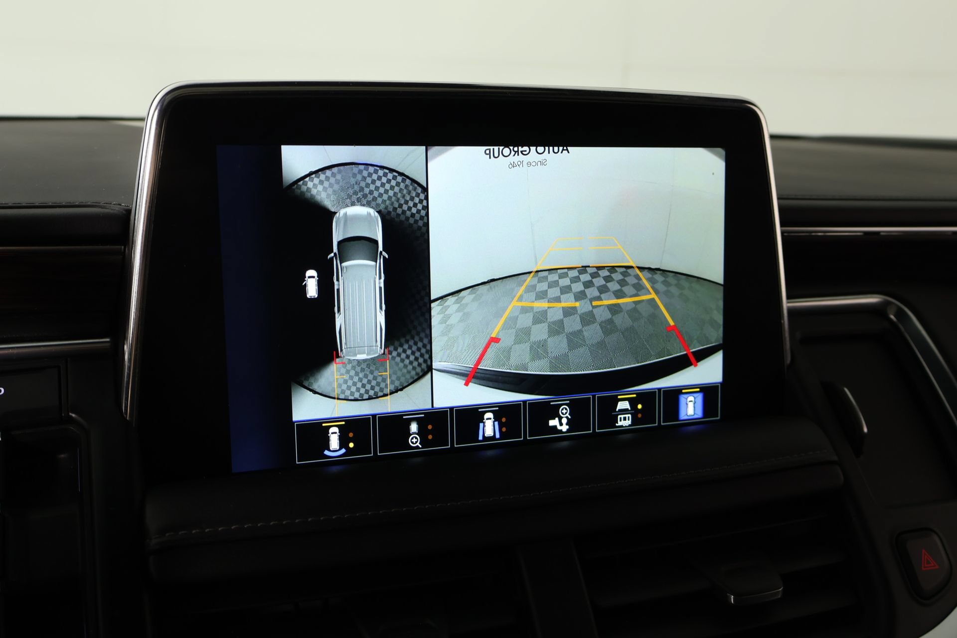 Used 2023 Chevrolet Tahoe Z71 w/ Luxury Package AWD/4WD image 6