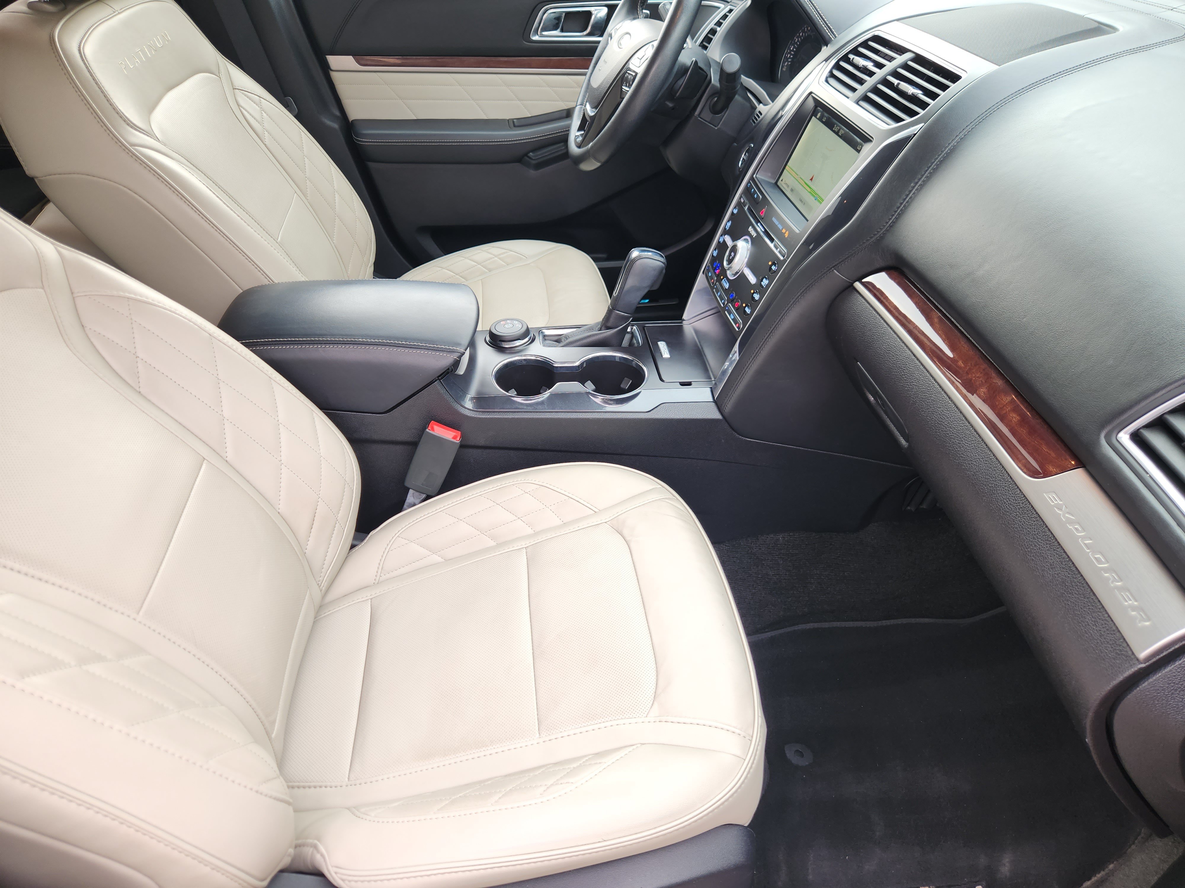 Used 2017 Ford Explorer Platinum AWD/4WD image 10