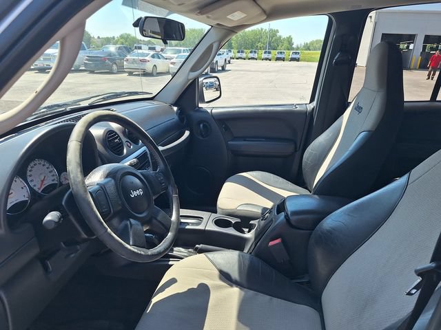 Used 2004 Jeep Liberty Sport w/ PWR Convenience Group AWD/4WD image 11