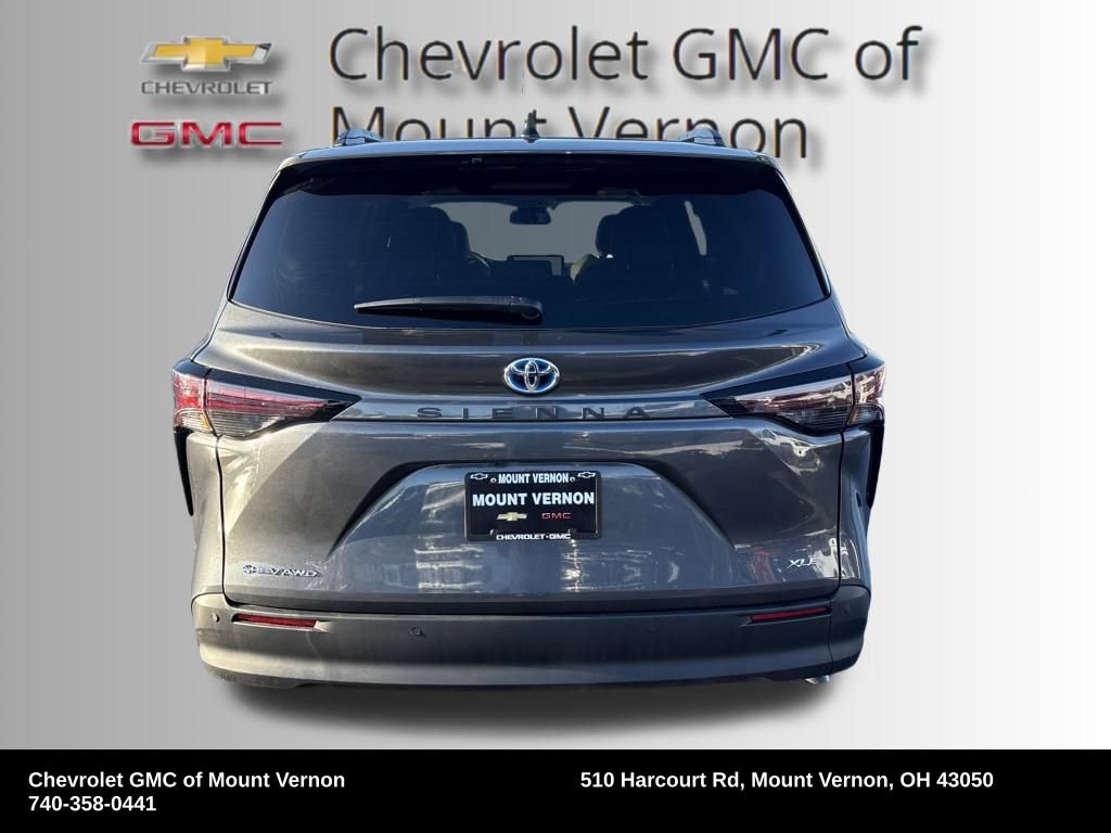 Used 2025 Toyota Sienna XLE w/ XLE Plus Package image 4