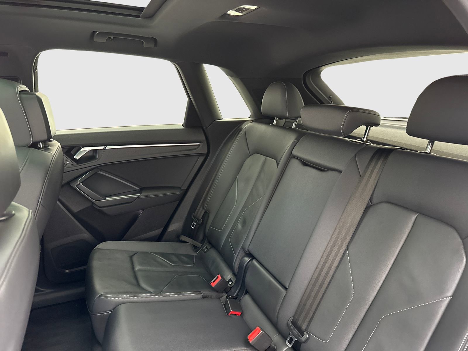 Used 2022 Audi Q3 2.0T Premium Plus AWD/4WD image 35
