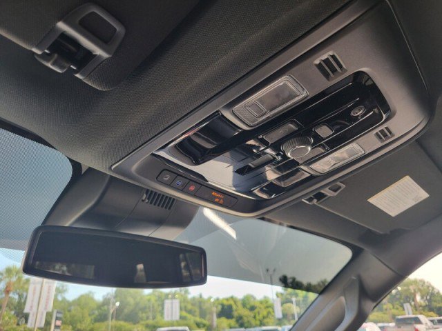 Used 2026 GMC Yukon Elevation RWD image 24