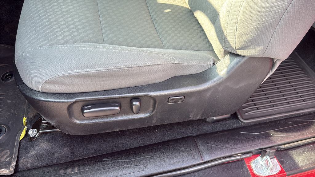 Used 2021 Toyota Tacoma SR5 AWD/4WD image 22