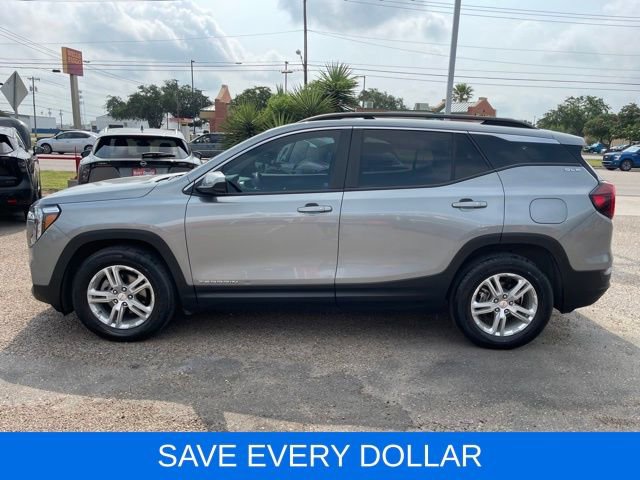 Used 2023 GMC Terrain SLE w/ Driver Convenience Package FWD image 4