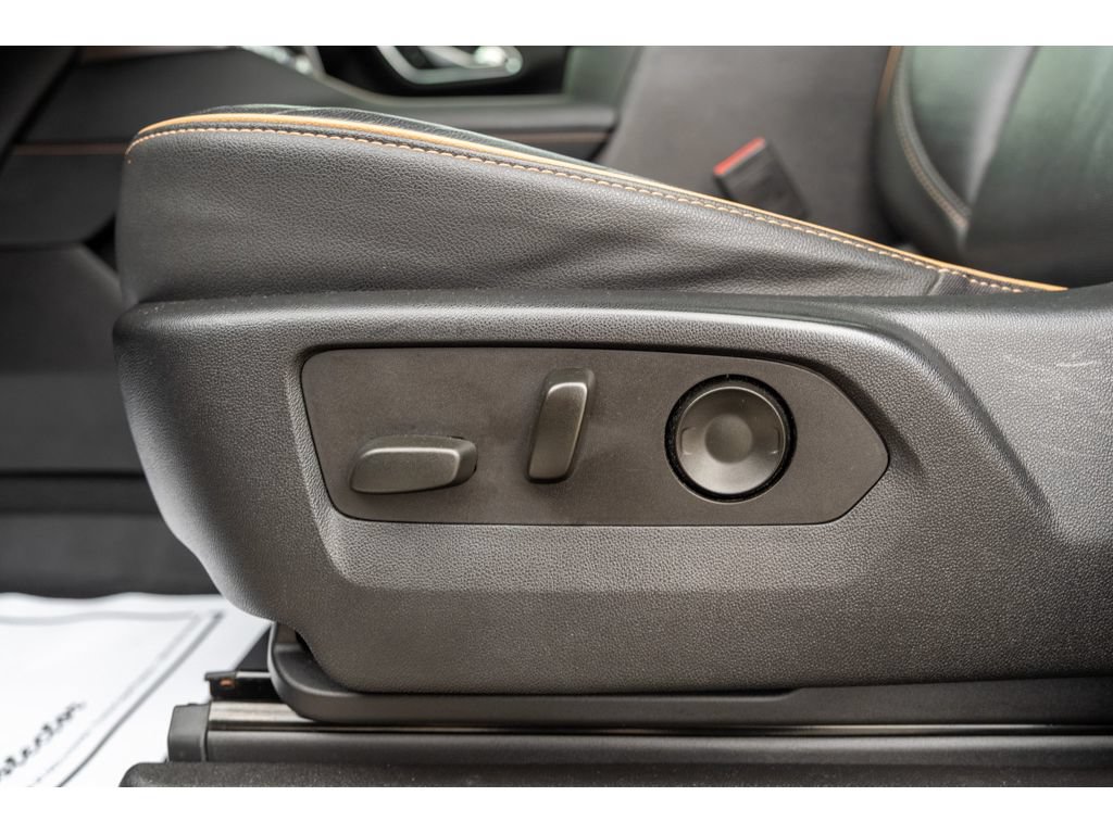 Used 2022 GMC Yukon AT4 AWD/4WD image 15