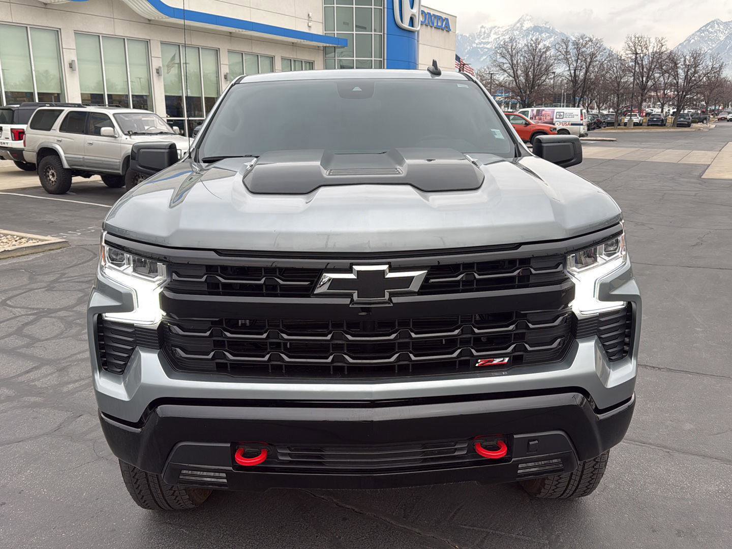 Used 2025 Chevrolet Silverado 1500 LT Trail Boss w/ Convenience Package II image 4