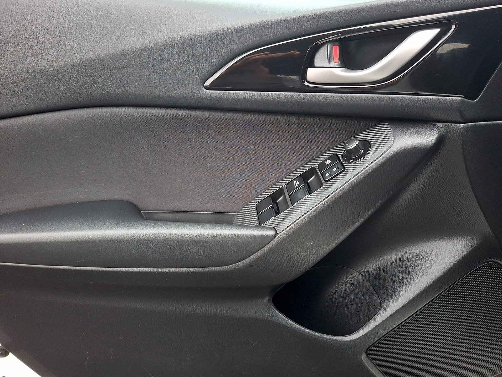 Used 2015 MAZDA MAZDA3 i Touring image 14