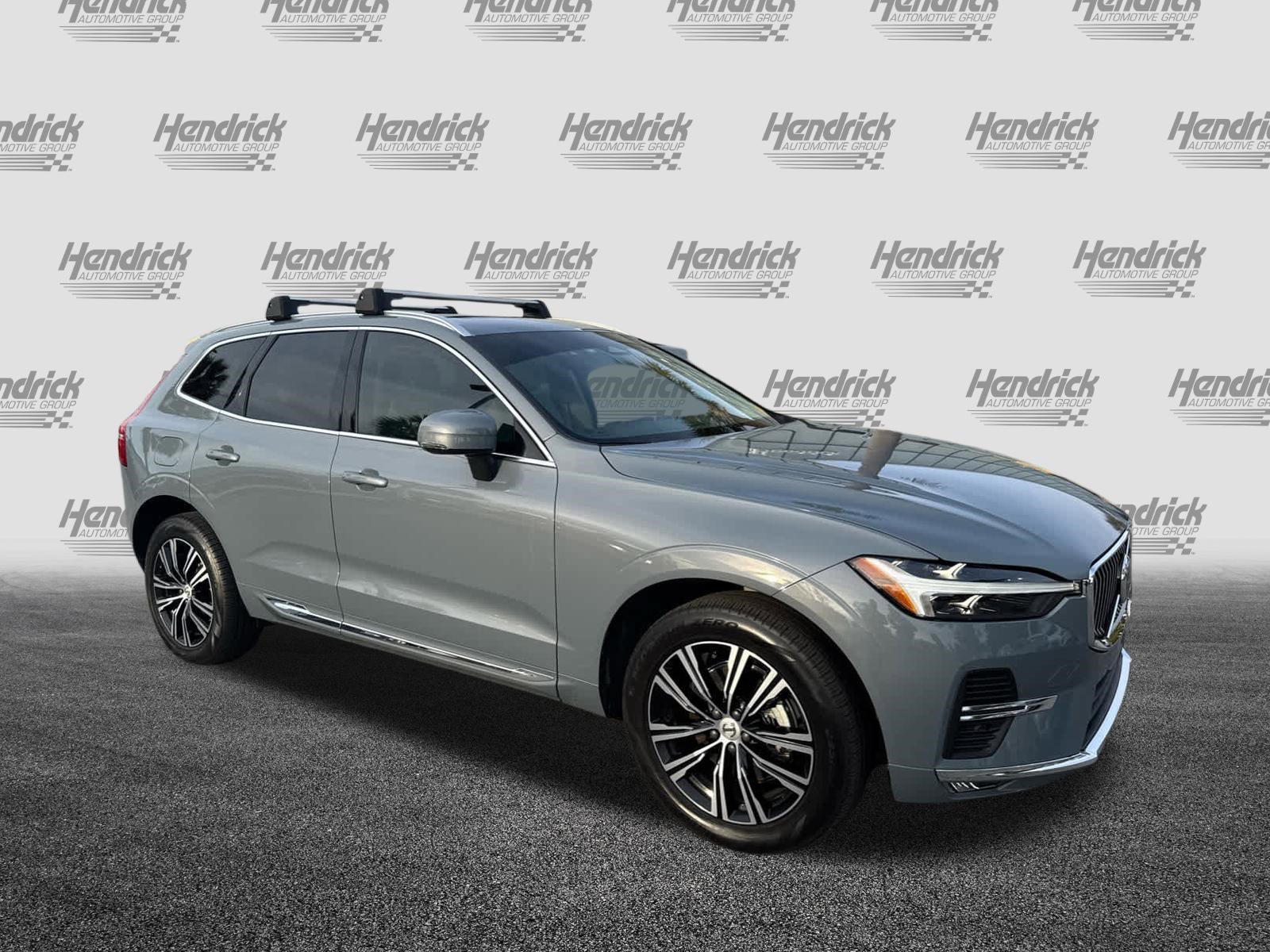 Used 2022 Volvo XC60 B5 Inscription w/ Protection Package Premier image 2