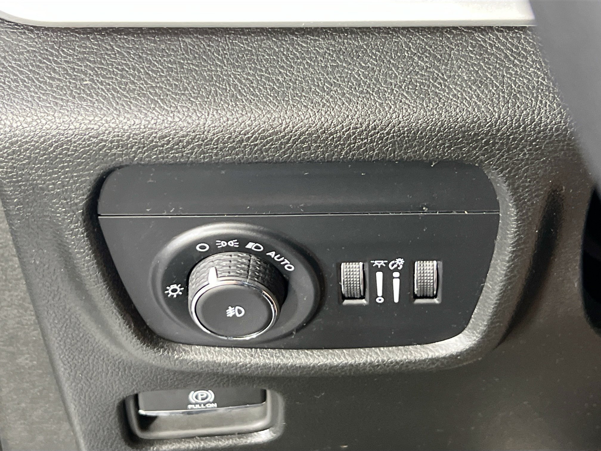 Used 2024 Jeep Grand Cherokee L Limited AWD/4WD image 10