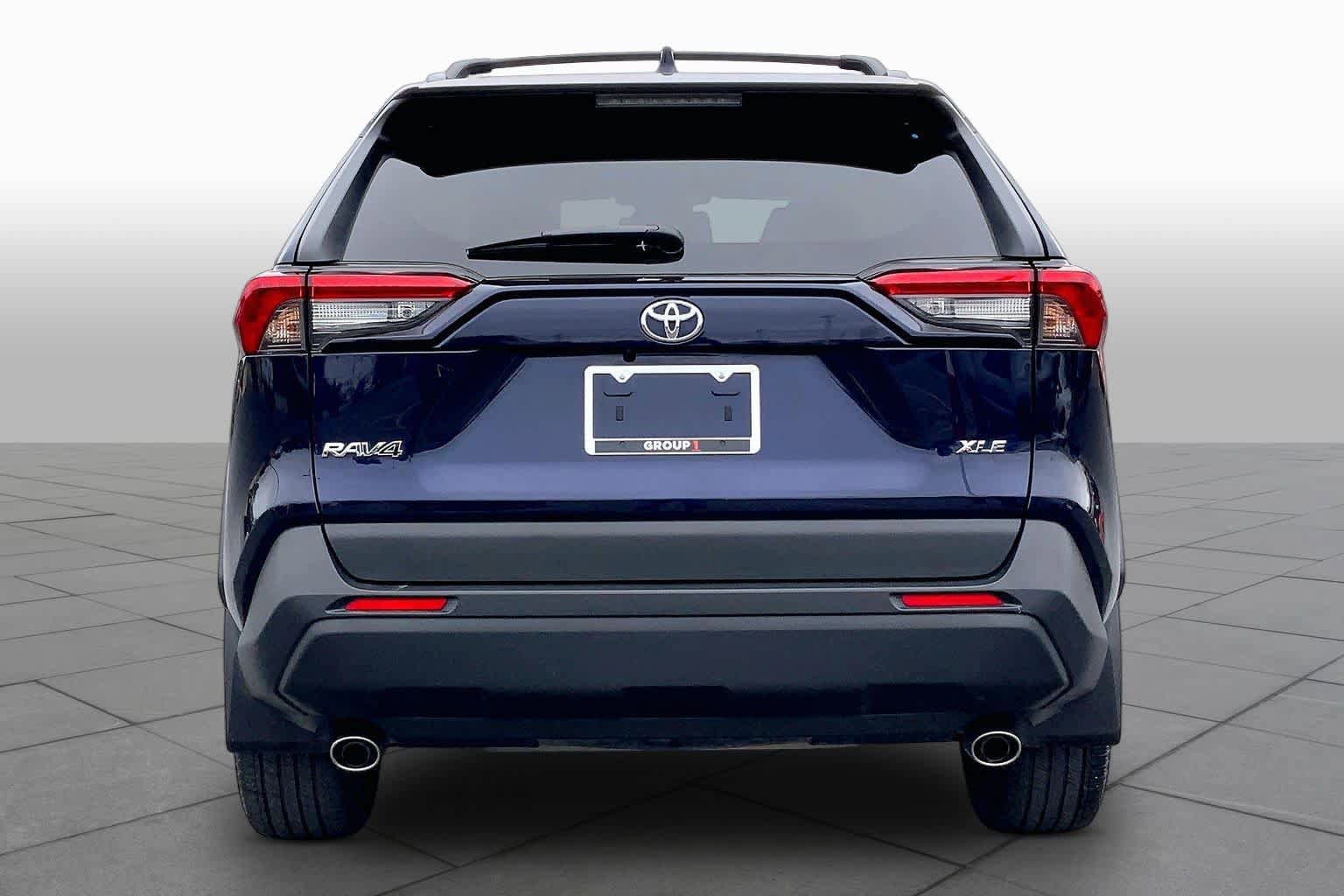 Used 2023 Toyota RAV4 XLE Premium FWD image 5