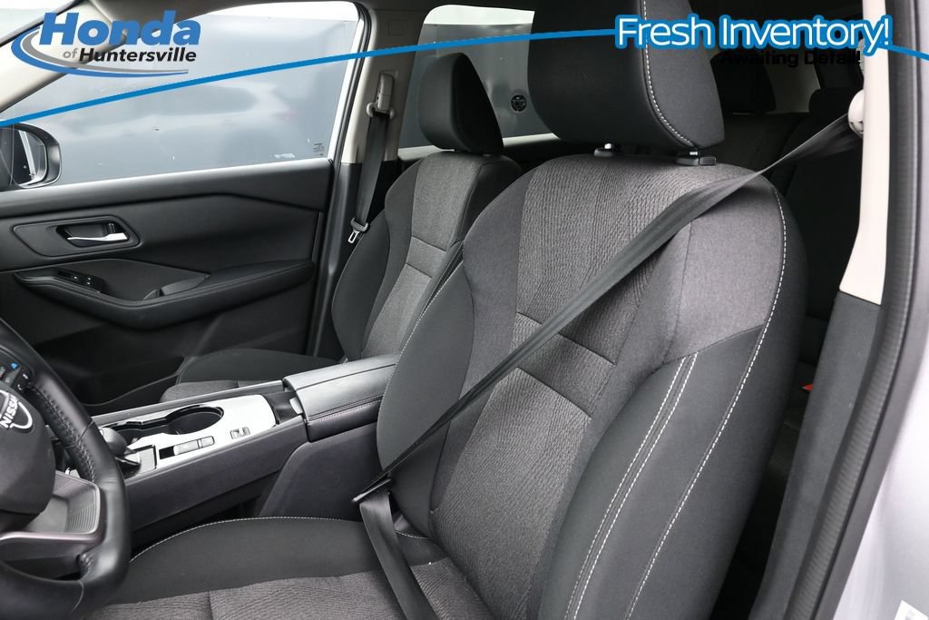 Used 2025 Nissan Rogue SV FWD image 12