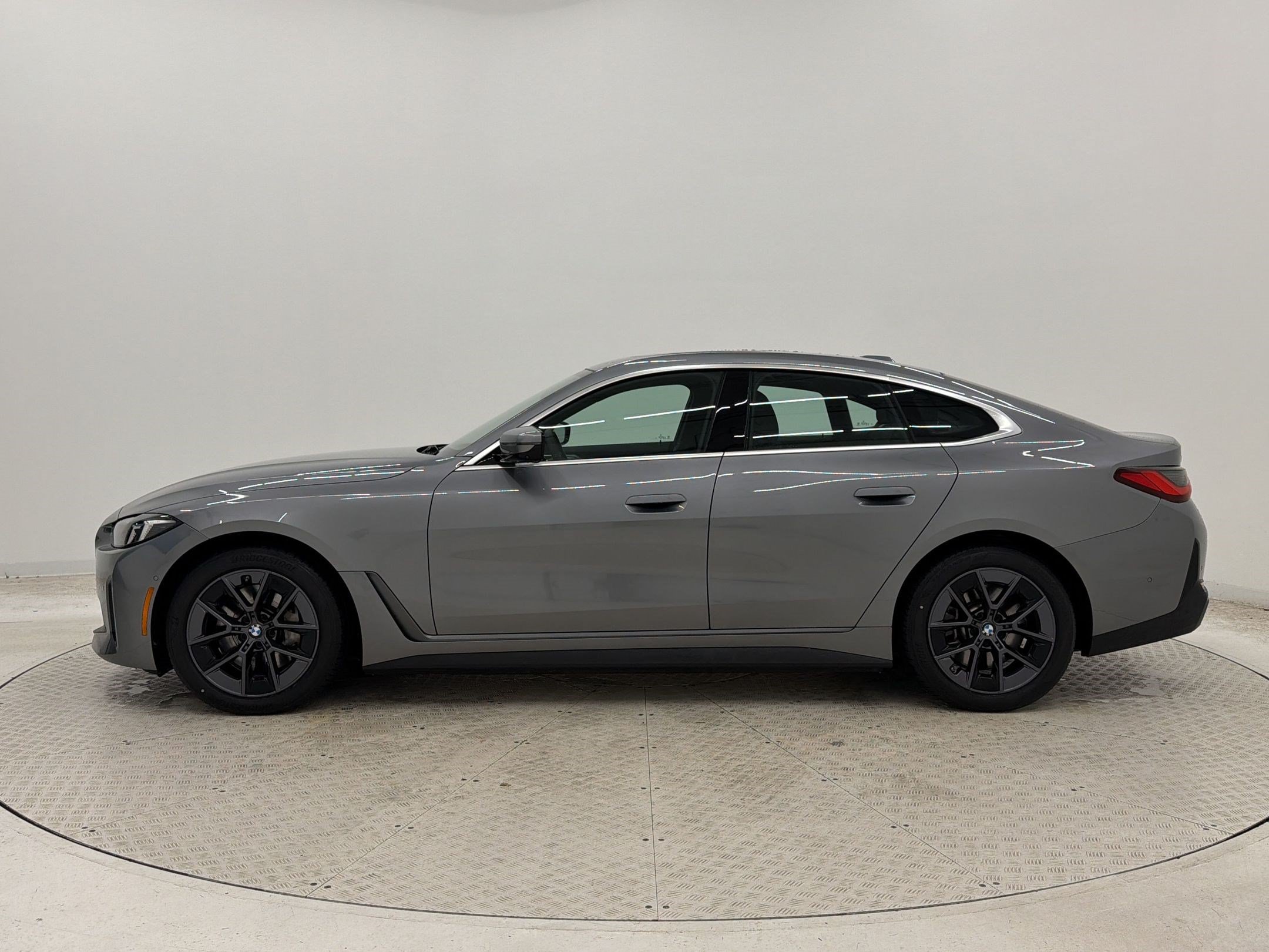 Used 2025 BMW i4 eDrive40 w/ Premium Package RWD image 2
