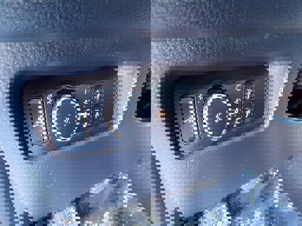 Used 2024 Ford Ranger Lariat w/ Trailer Tow Package image 21