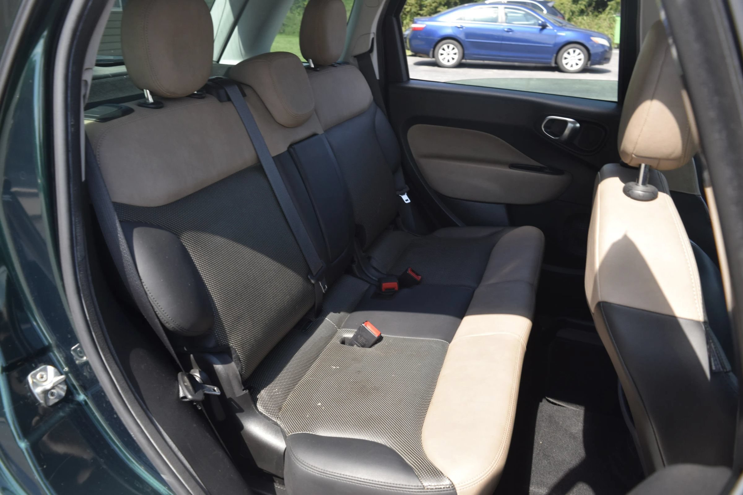 Used 2014 FIAT 500L Lounge FWD image 8