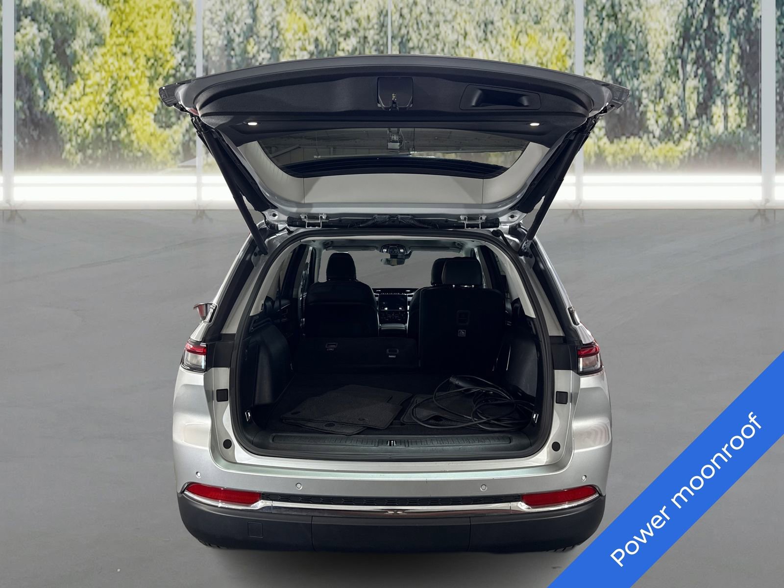 Used 2023 Jeep Grand Cherokee 4WD 4xe image 13