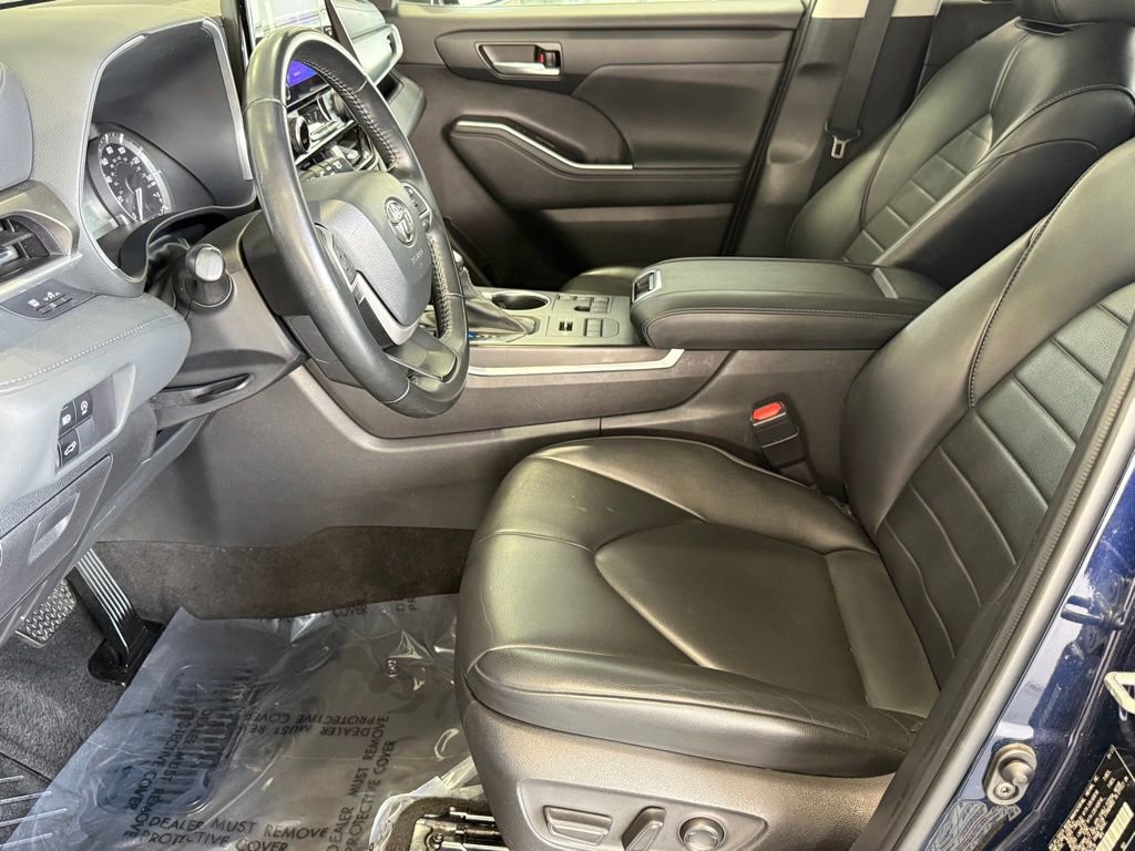 Used 2023 Toyota Highlander XLE image 22
