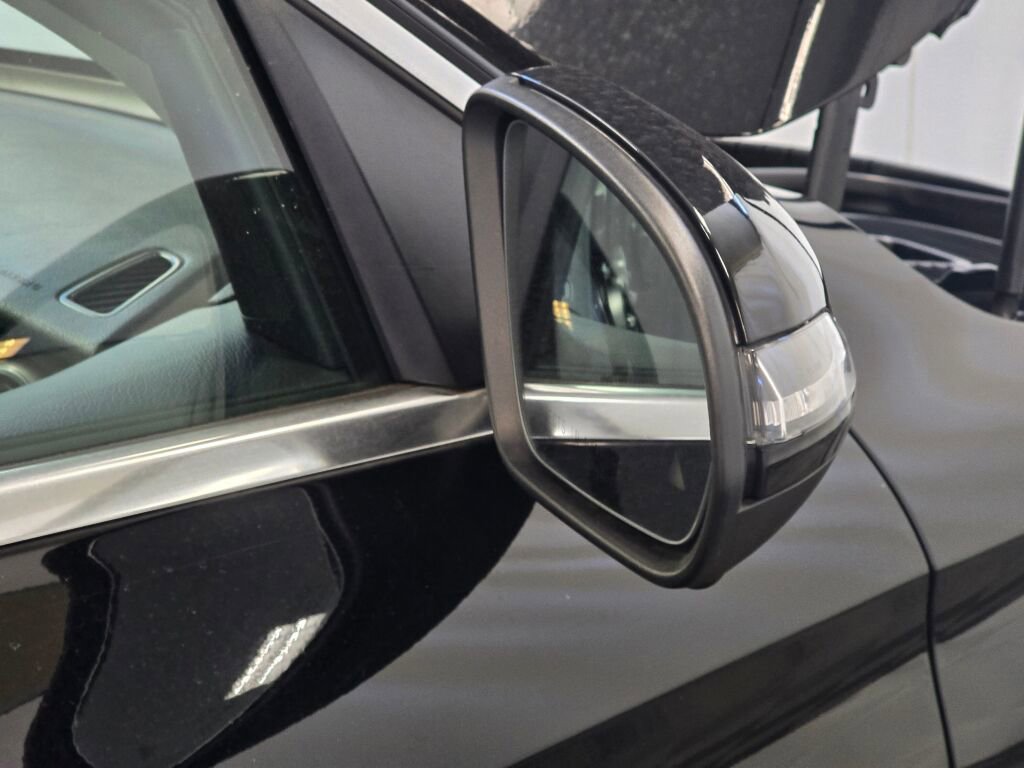 Used 2022 Mercedes-Benz GLC 300 GLC 300 image 28