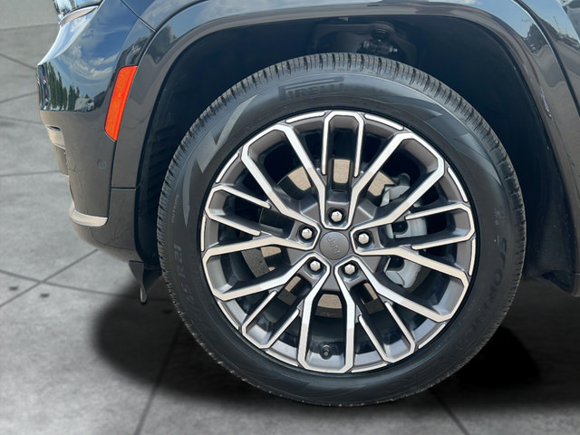 Used 2023 Jeep Grand Cherokee L Summit AWD/4WD image 25