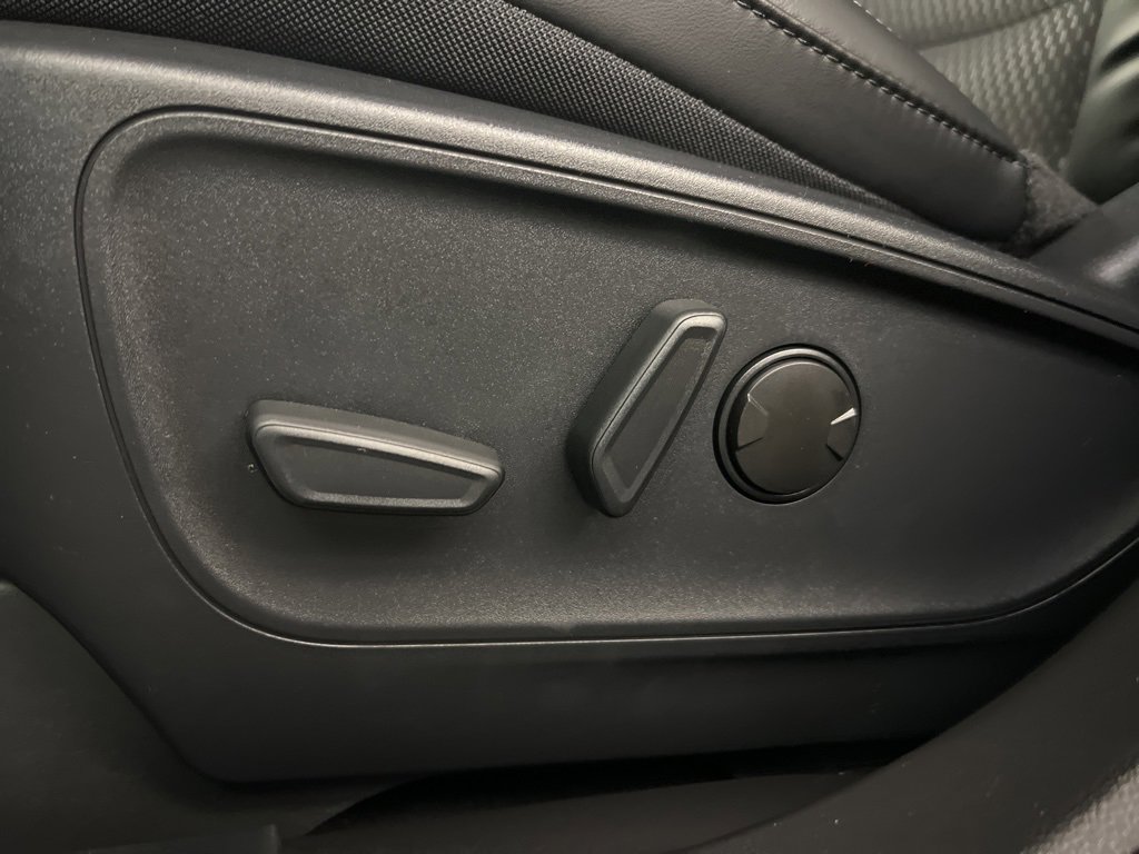 New 2025 Ford Escape SE image 25