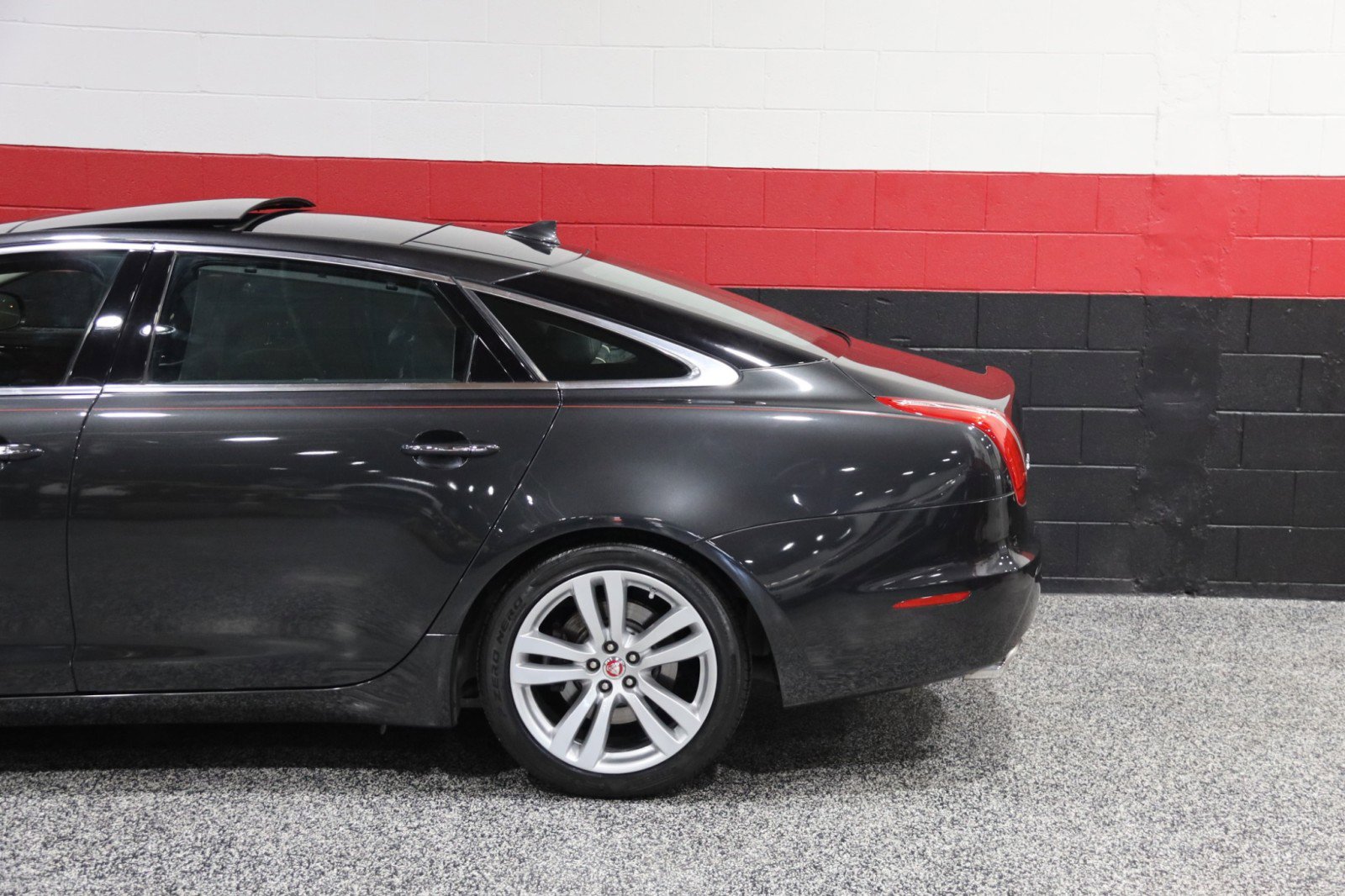 Used 2014 Jaguar XJ L Portfolio image 22