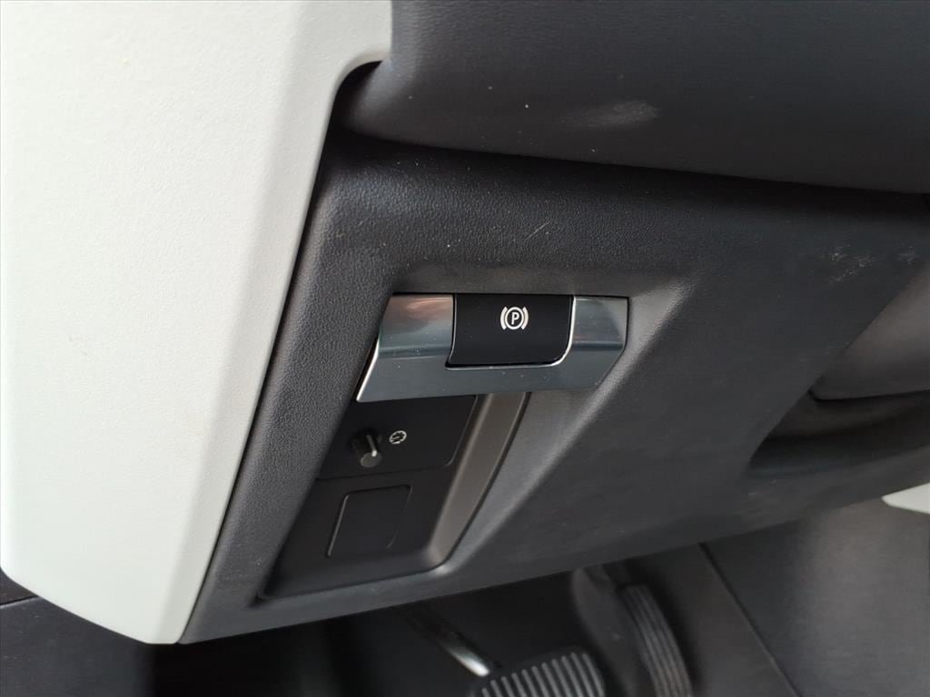 Used 2024 Land Rover Defender 110 S AWD/4WD image 22