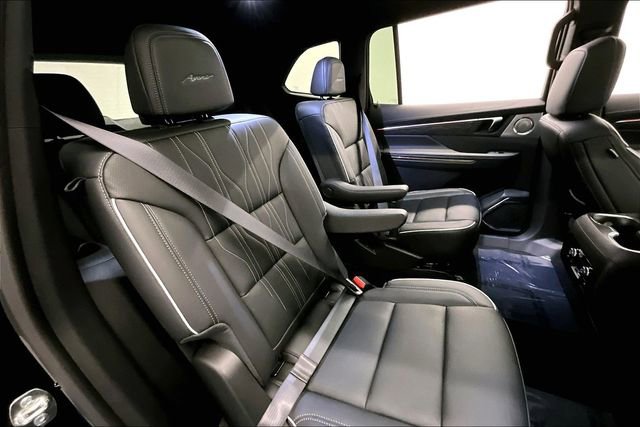 Used 2025 Buick Enclave Avenir w/ Trailering Package, 5000 lbs. image 25