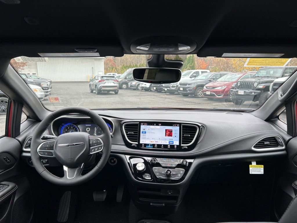 New 2026 Chrysler Pacifica Select image 17