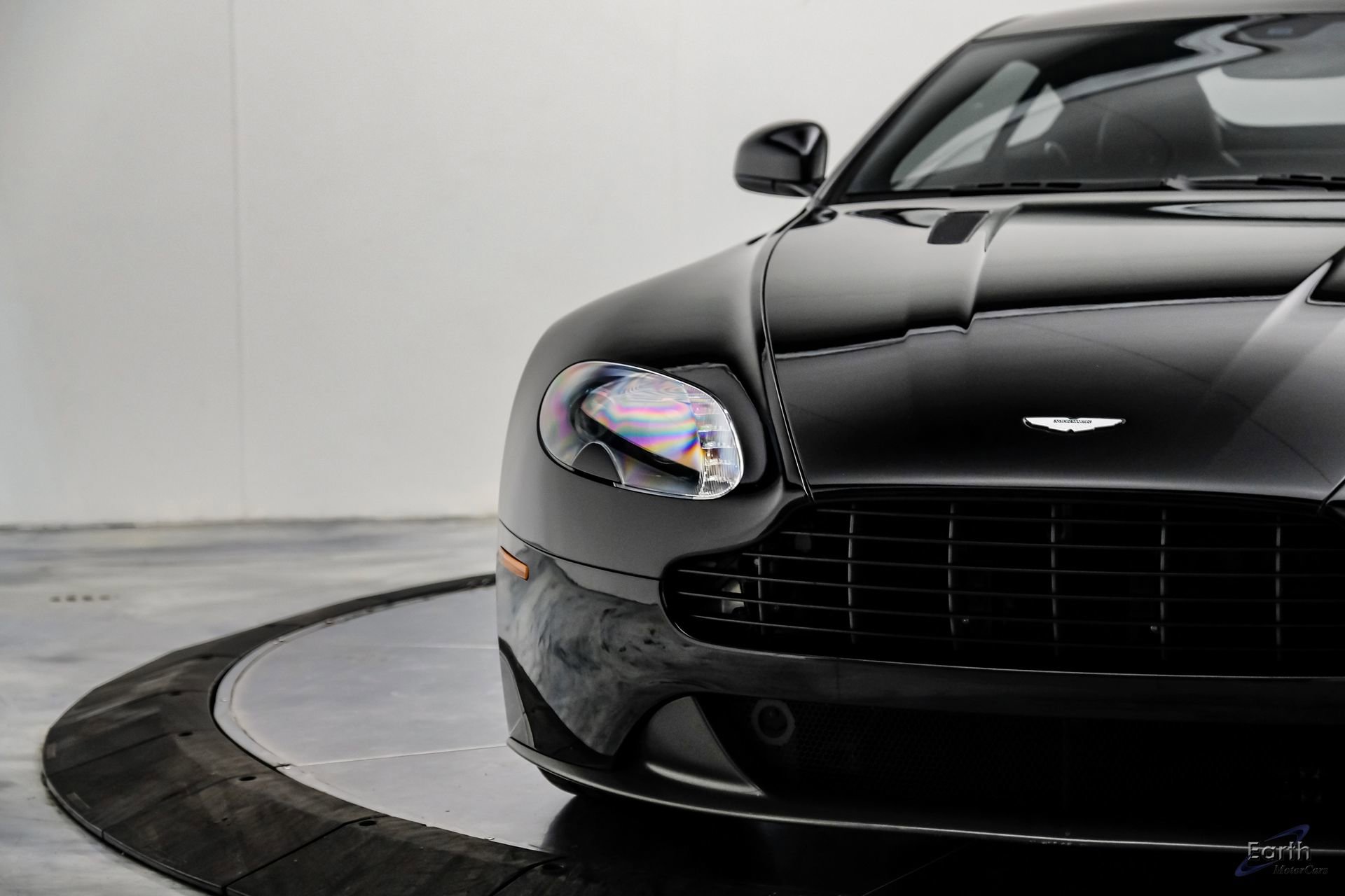 Used 2015 Aston Martin V8 Vantage GT RWD image 35