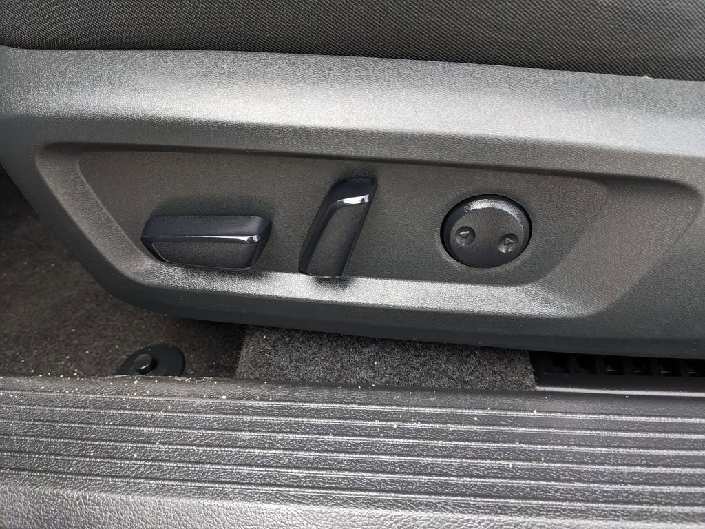 Used 2023 Nissan Rogue SV FWD image 46