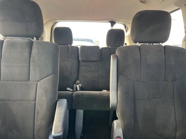 Used 2013 Dodge Grand Caravan SXT w/ Rear Park Assist Pkg image 25