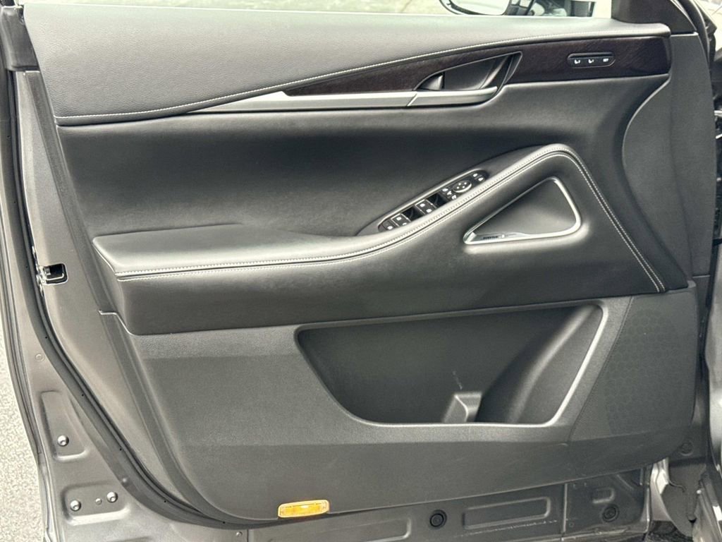 Used 2022 INFINITI QX60 Sensory w/ Cargo Package image 15