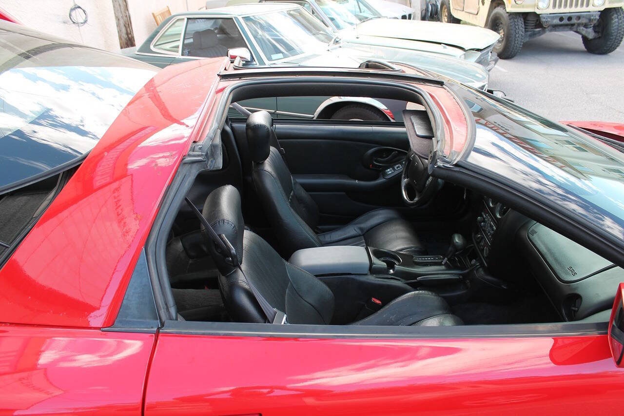 Used 2000 Pontiac Firebird Formula w/ Security Pkg RWD image 38
