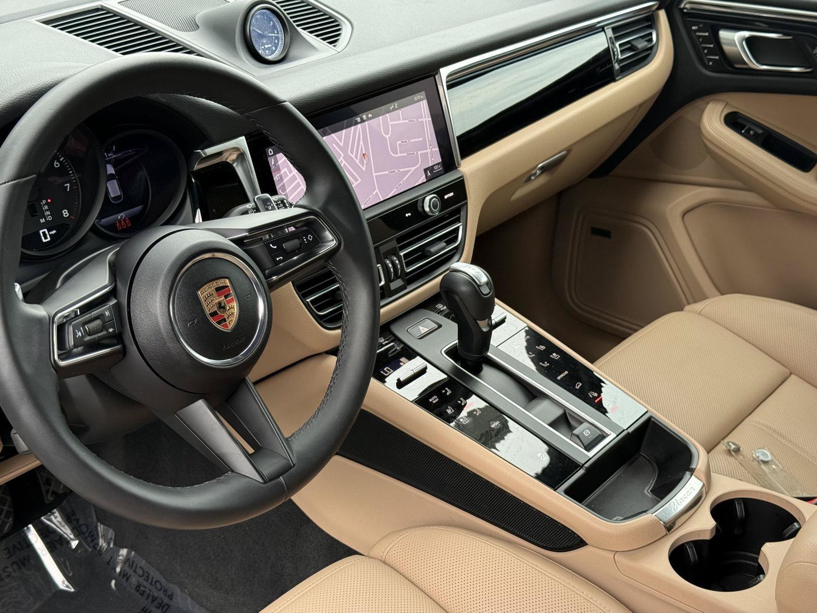Used 2025 Porsche Macan AWD/4WD image 9