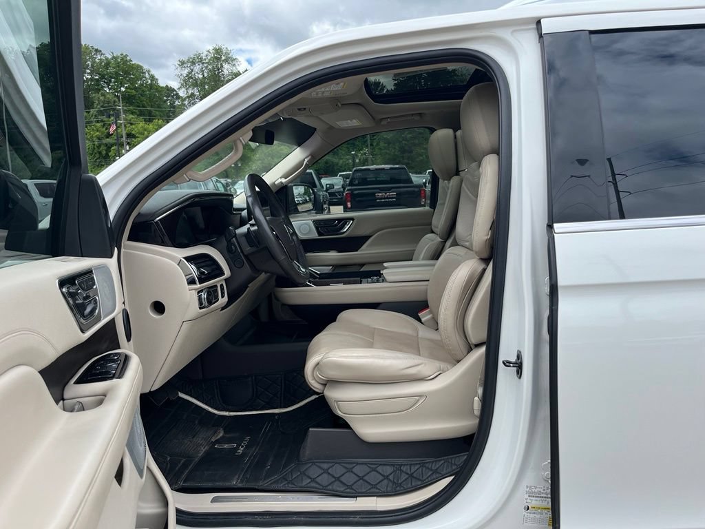 Used 2020 Lincoln Navigator Reserve w/ Luxury Package AWD/4WD image 19