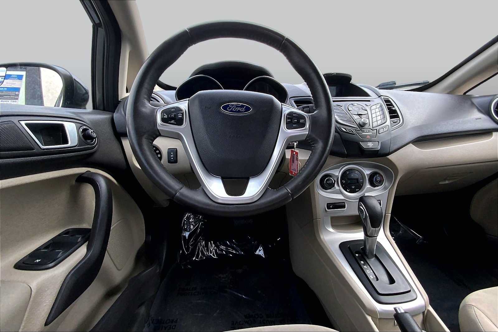 Used 2016 Ford Fiesta SE w/ Cold Weather Package FWD image 6