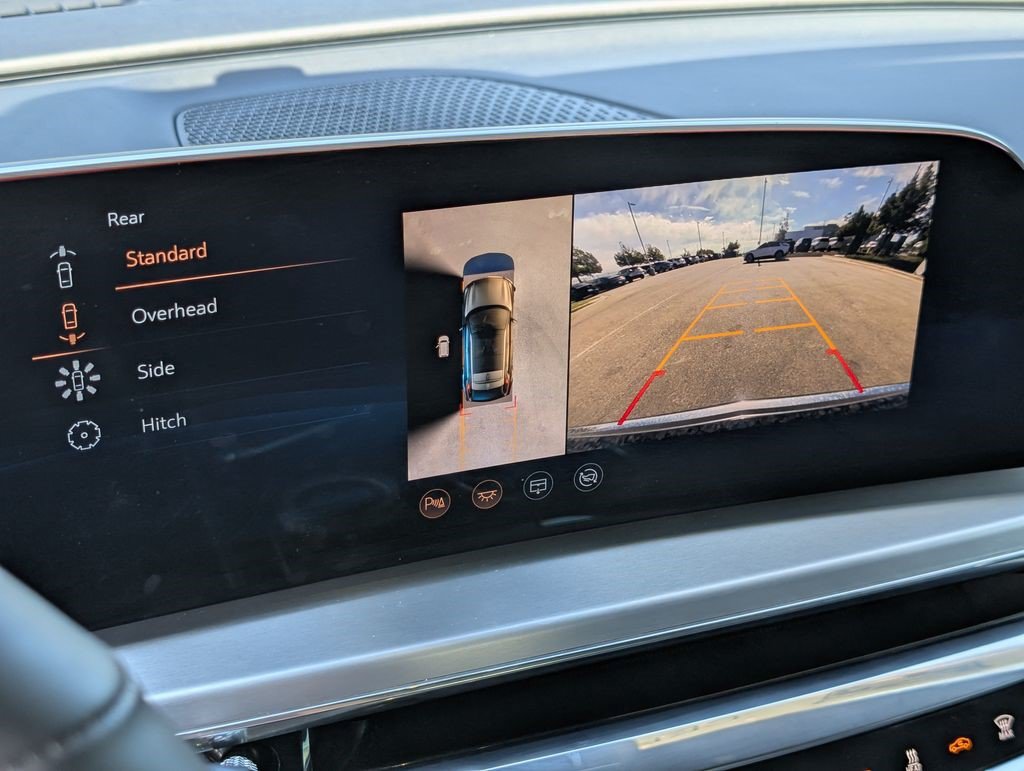 Certified 2024 Cadillac Lyriq Luxury AWD/4WD image 25