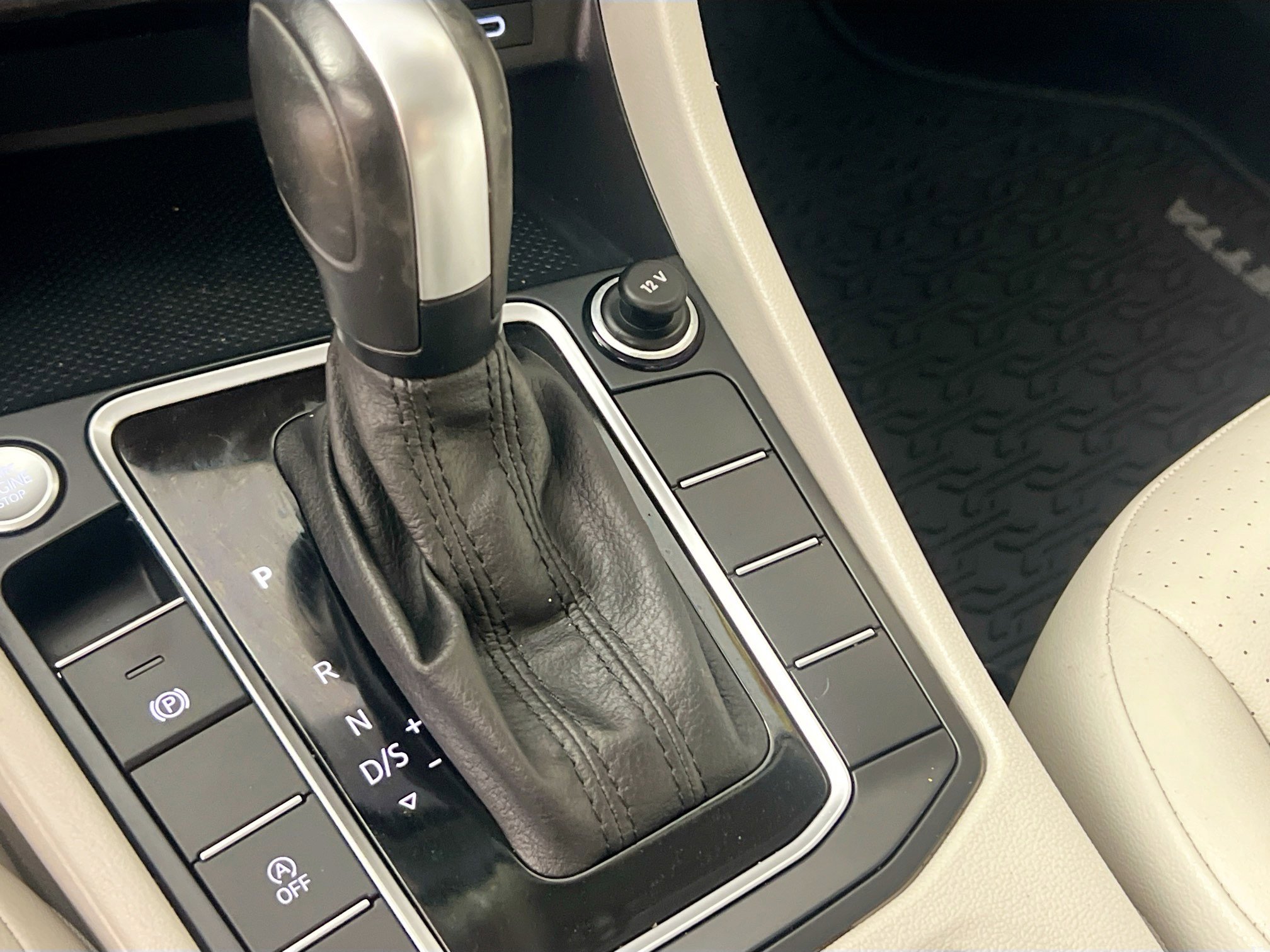 Used 2020 Volkswagen Jetta SE image 25