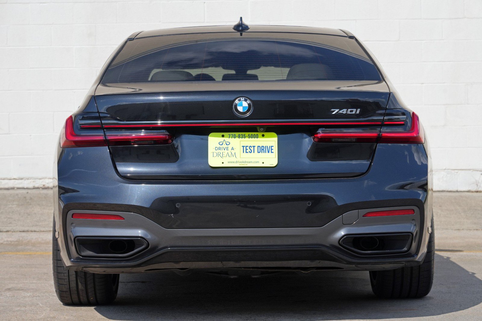 Used 2021 BMW 740i w/ M Sport Package RWD image 11