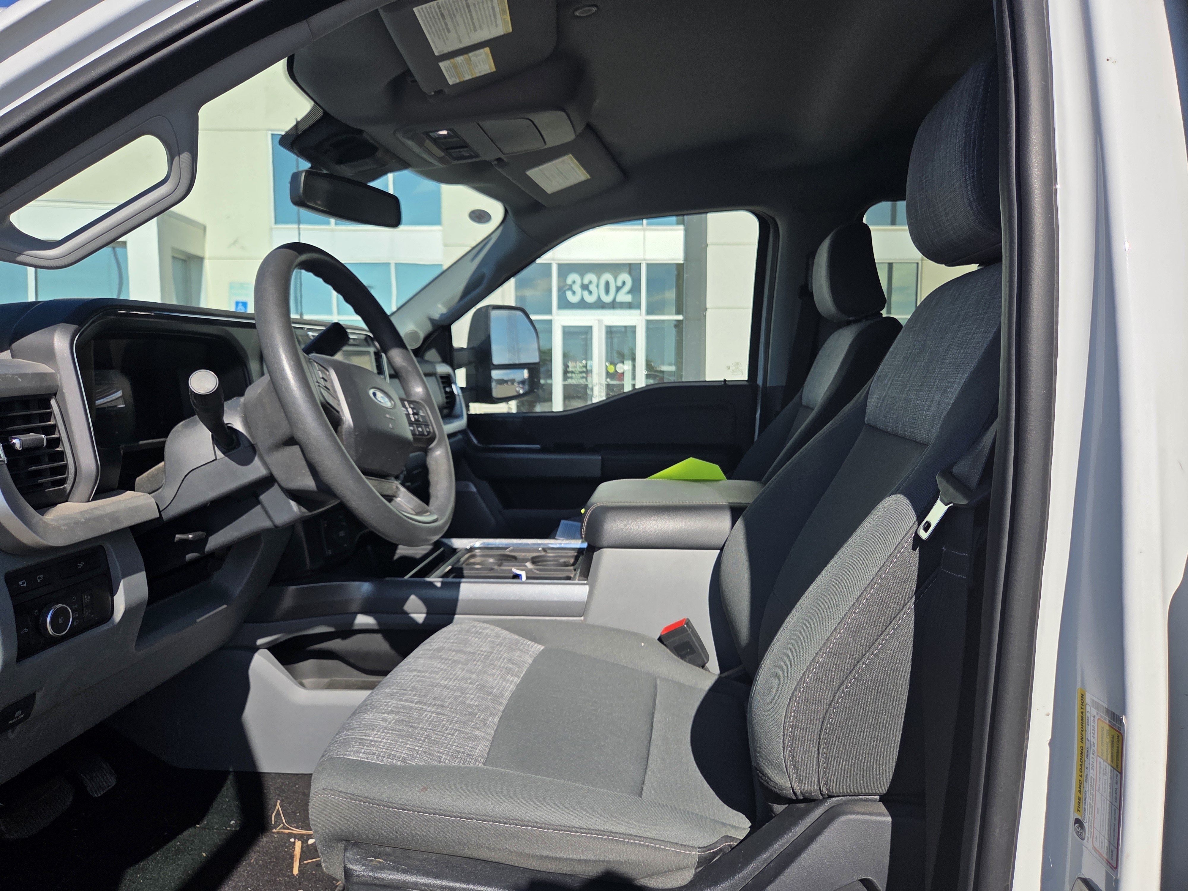 Used 2023 Ford F350 XLT w/ XLT Premium Package AWD/4WD image 7