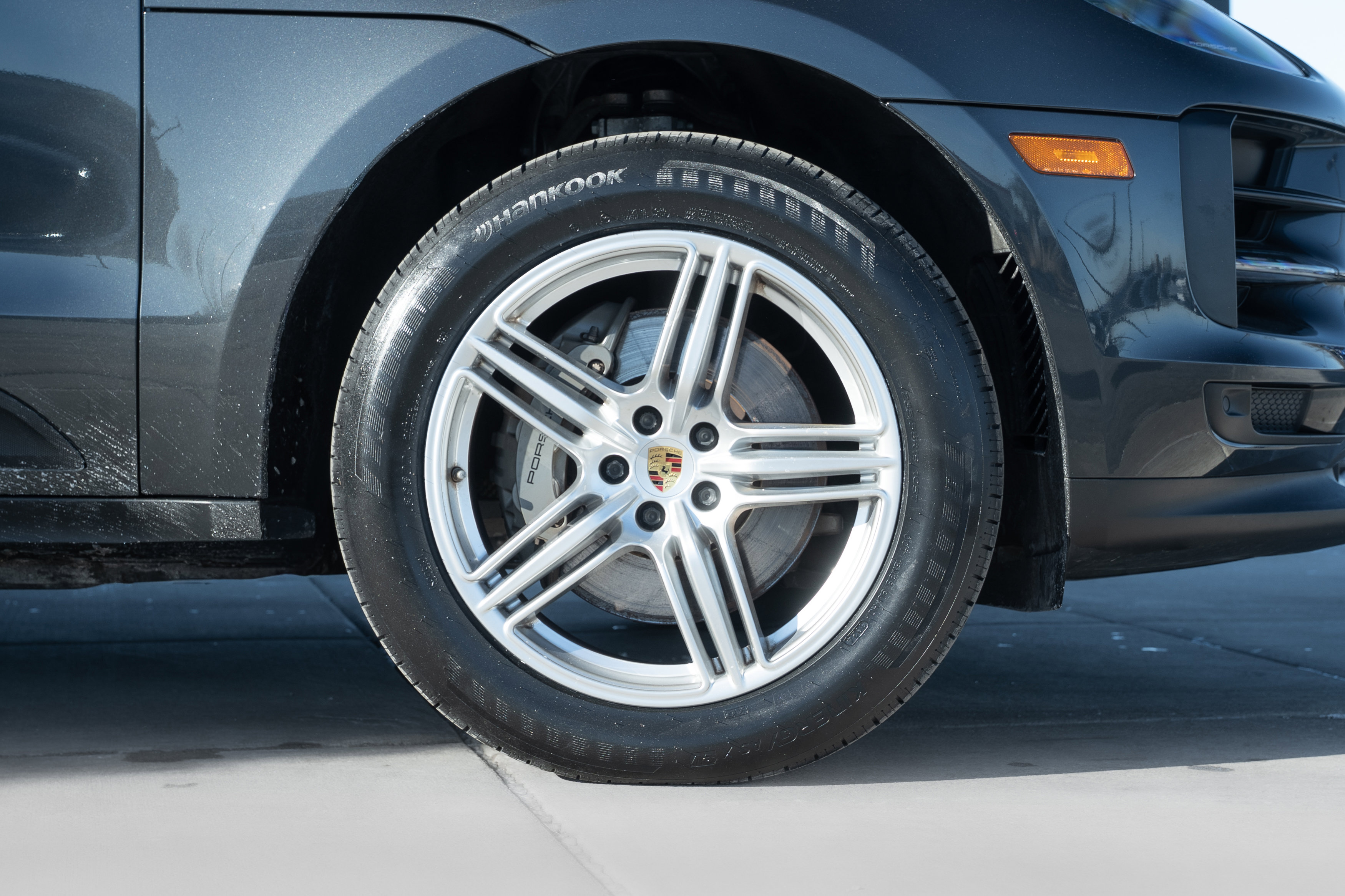 Used 2019 Porsche Macan S image 35