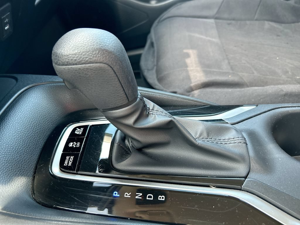 Used 2025 Toyota Corolla LE w/ LE Premium Package FWD image 24