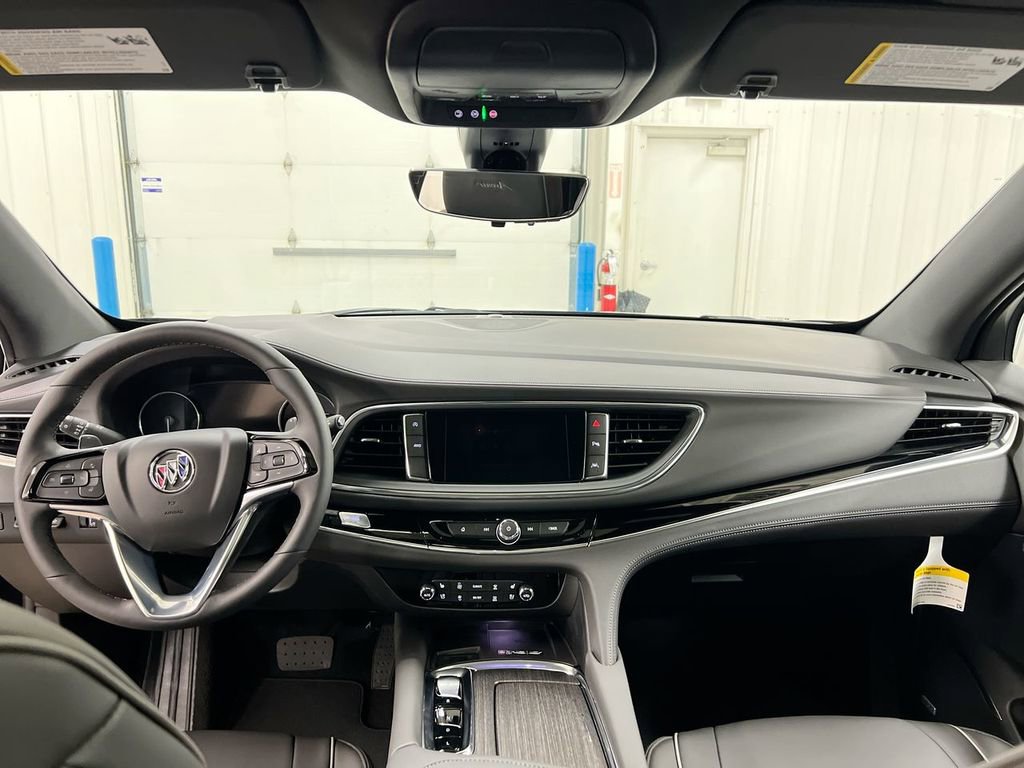 Used 2024 Buick Enclave Avenir AWD/4WD image 10