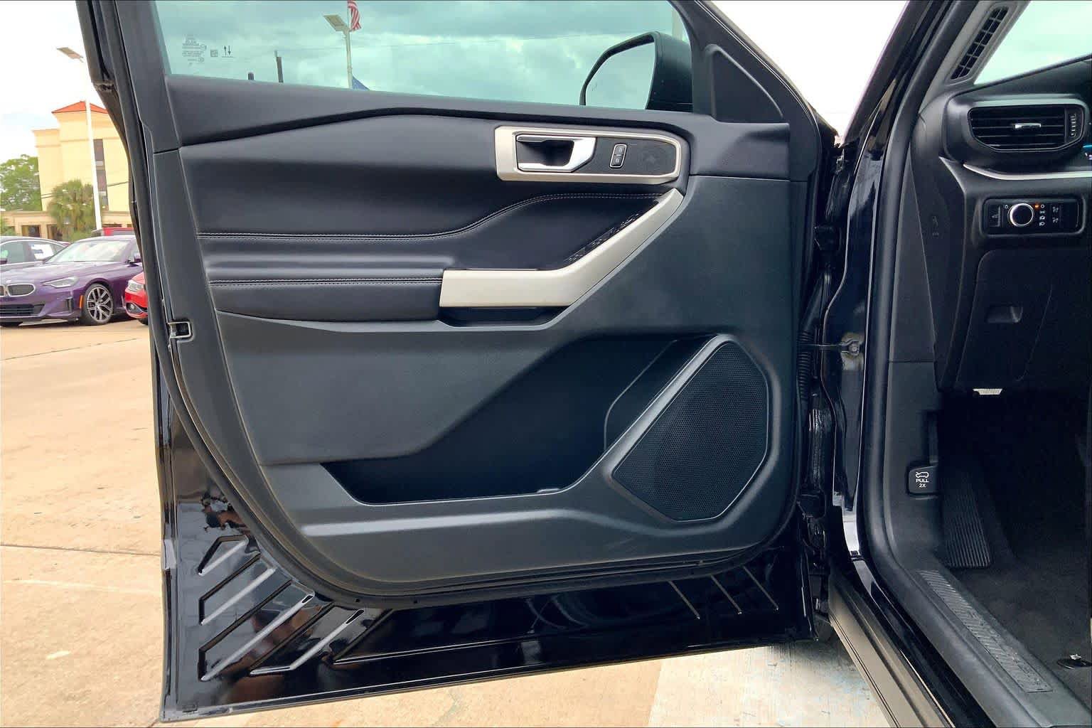 Used 2024 Ford Explorer XLT RWD image 22