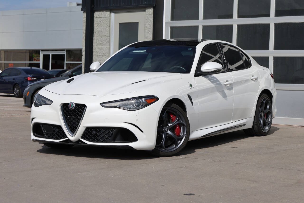 Used 2018 Alfa Romeo Giulia Quadrifoglio w/ Driver Assist Dynamic Package RWD image 3