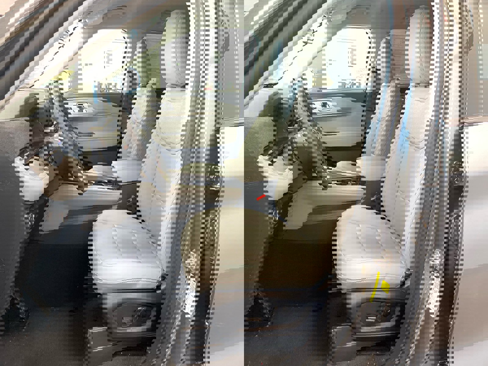 New 2026 Ford Explorer Active w/ Active Comfort Package image 28