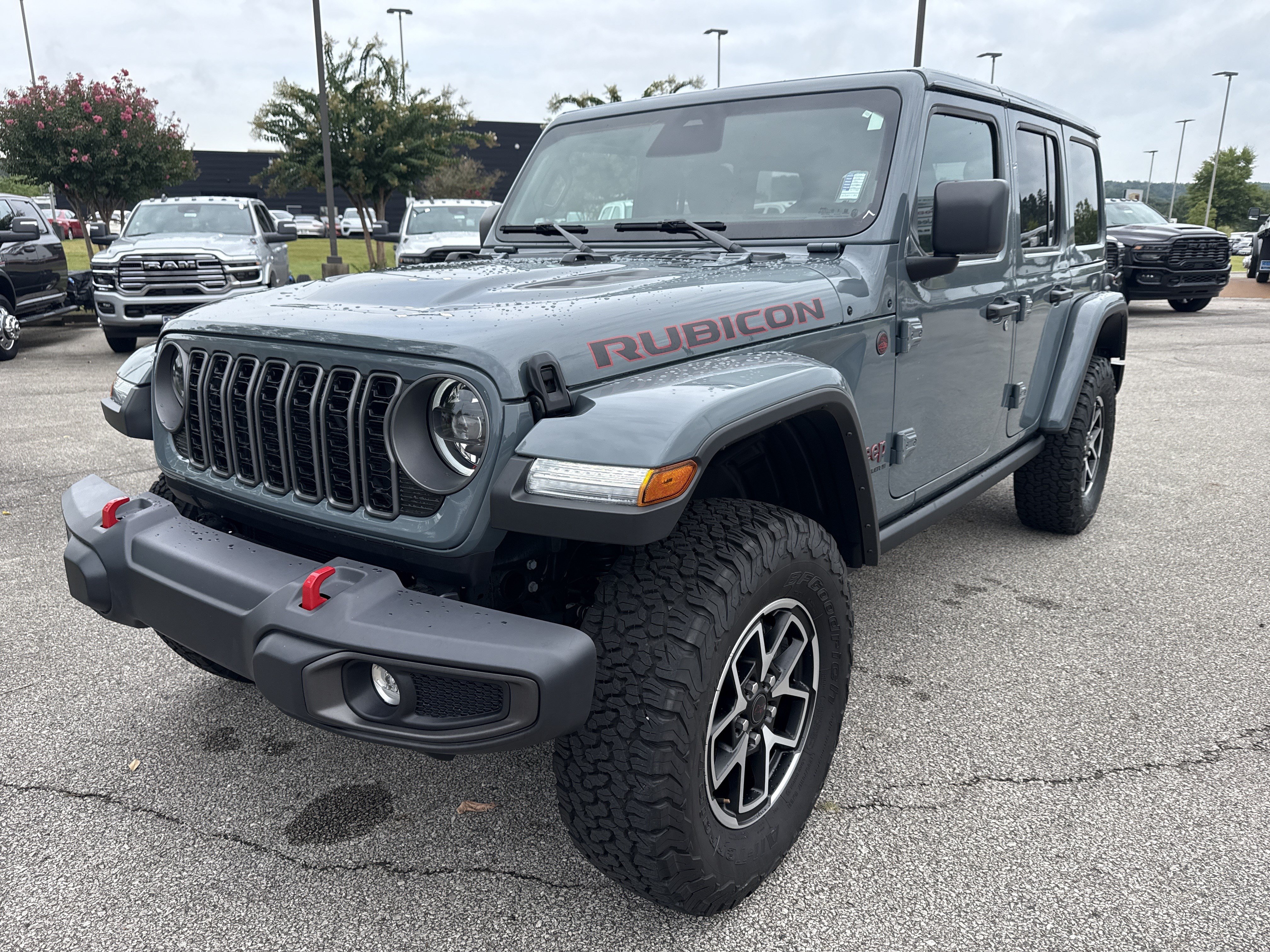 Used 2026 Jeep Wrangler Unlimited Rubicon AWD/4WD image 3