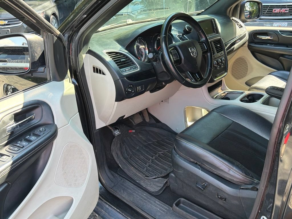 Used 2018 Dodge Grand Caravan SXT FWD image 11